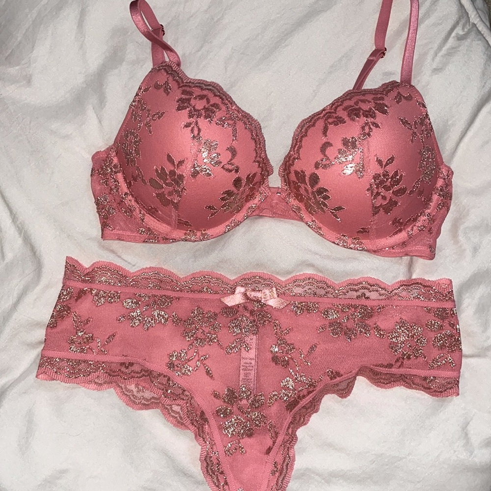 Victoria’s Secret Bra & Panty Set 34C / Medium